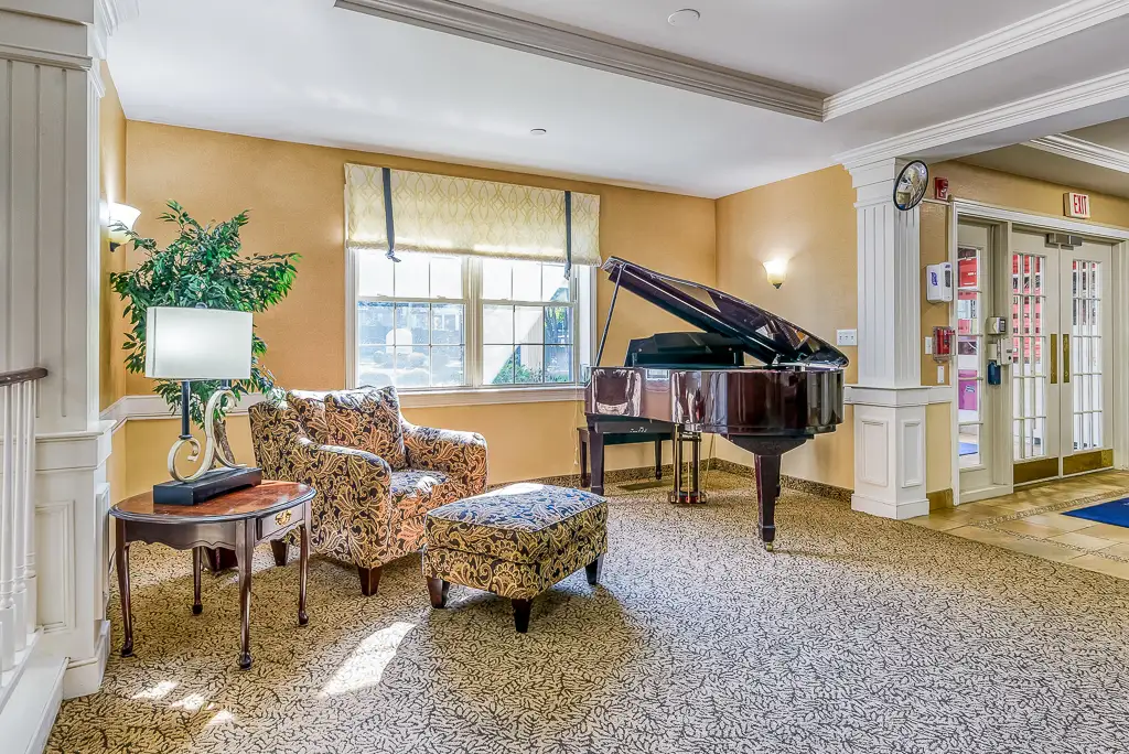 Lobby with Grand Piano Lobby with Grand Piano